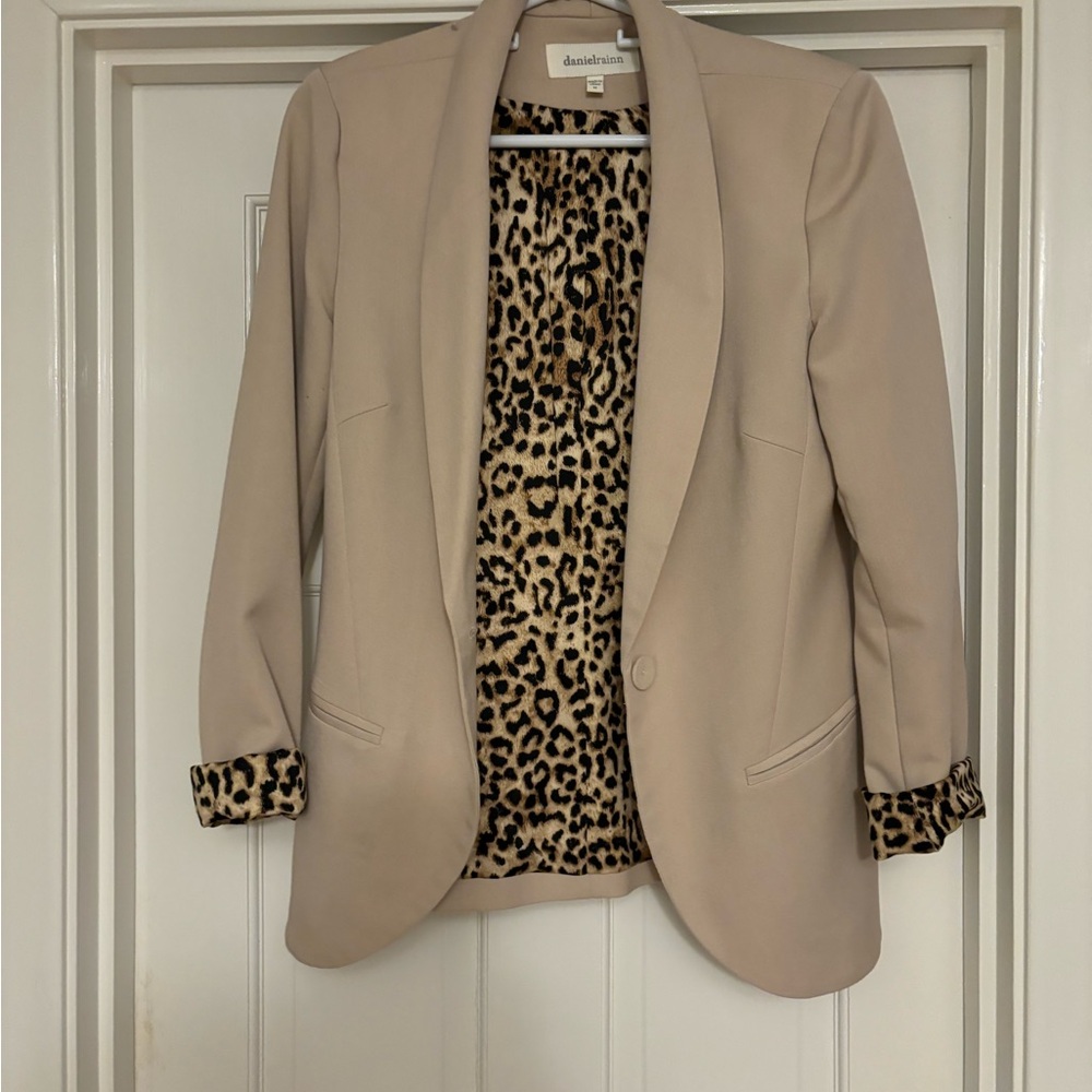 Daniel Rainn Cream Blazer with Leopard Print Lining and cuffs